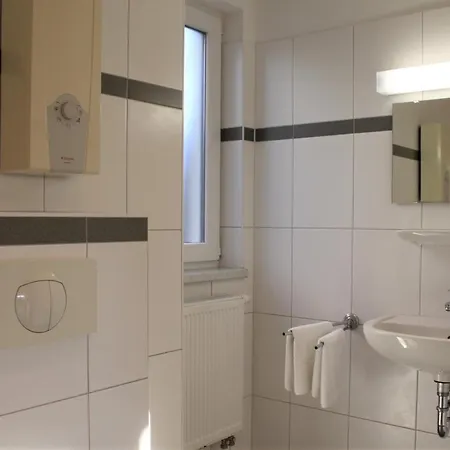 Roter Erik App 1, Eg Re Apartment